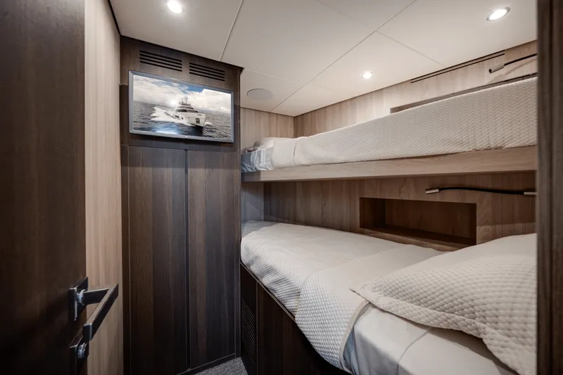 Slide: The Image of Azimut Magellano 25M 2026 - 114