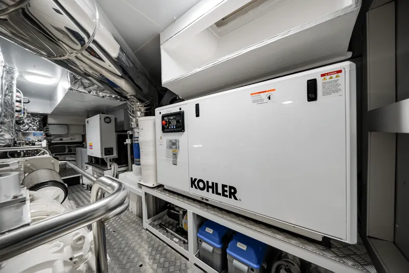 Slide: The Image of Azimut Magellano 25M 2026 - 122