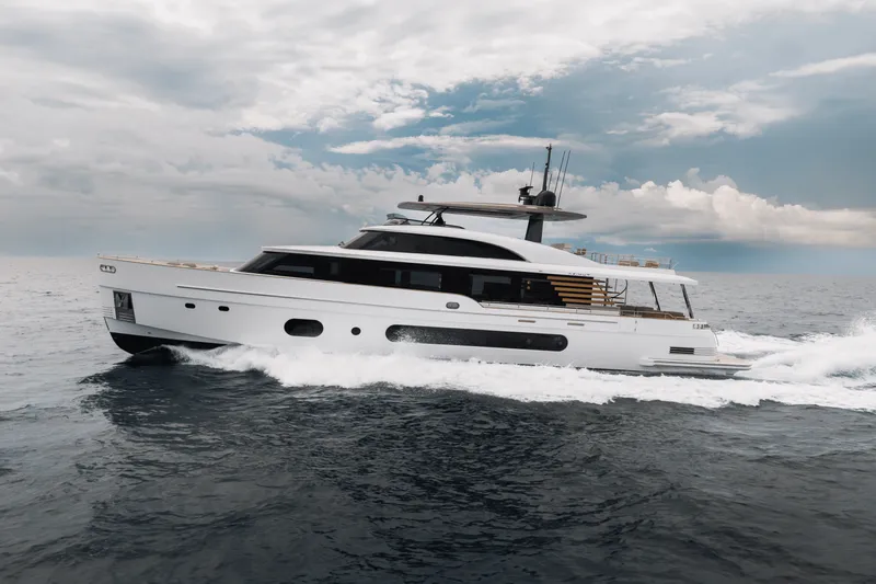 Slide: The Image of Azimut Magellano 25M 2026 - 135
