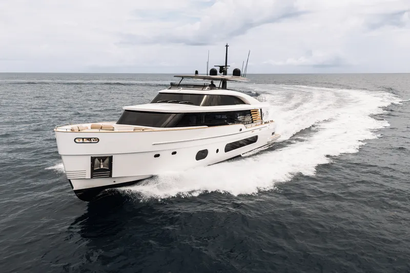 Slide: The Image of Azimut Magellano 25M 2026 - 136