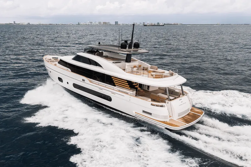 Slide: The Image of Azimut Magellano 25M 2026 - 144