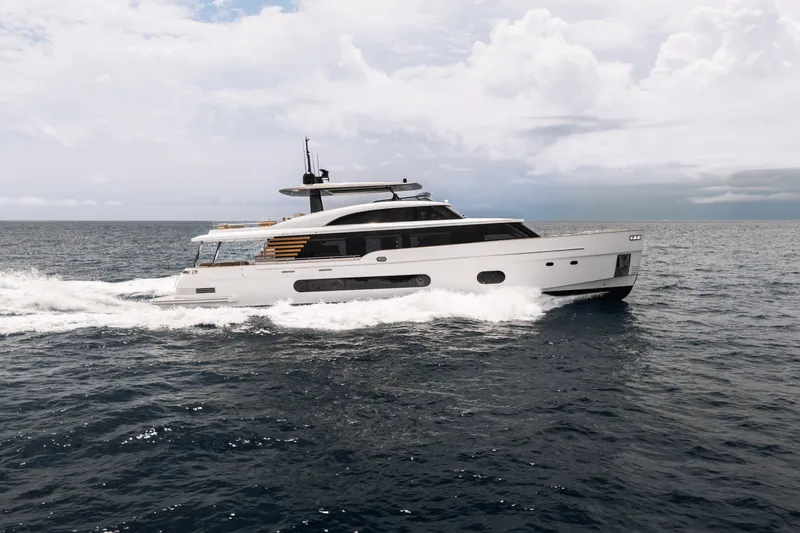 Slide: The Image of Azimut Magellano 25M 2026 - 2