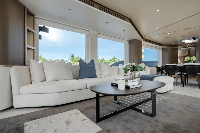 Slide: The Image of Azimut Magellano 25M 2026 - 23