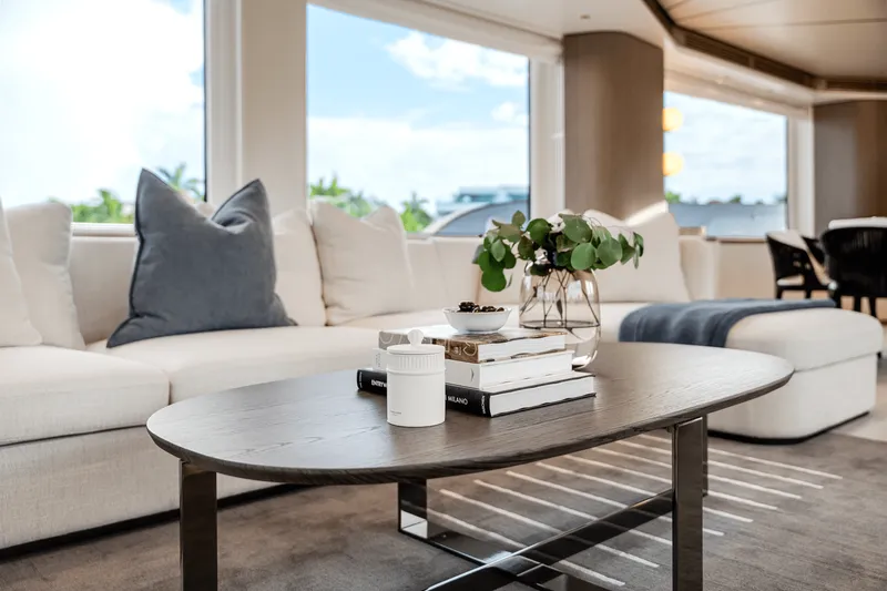 Slide: The Image of Azimut Magellano 25M 2026 - 24