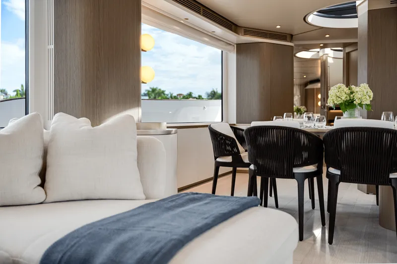 Slide: The Image of Azimut Magellano 25M 2026 - 25