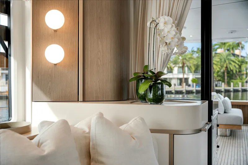 Slide: The Image of Azimut Magellano 25M 2026 - 28