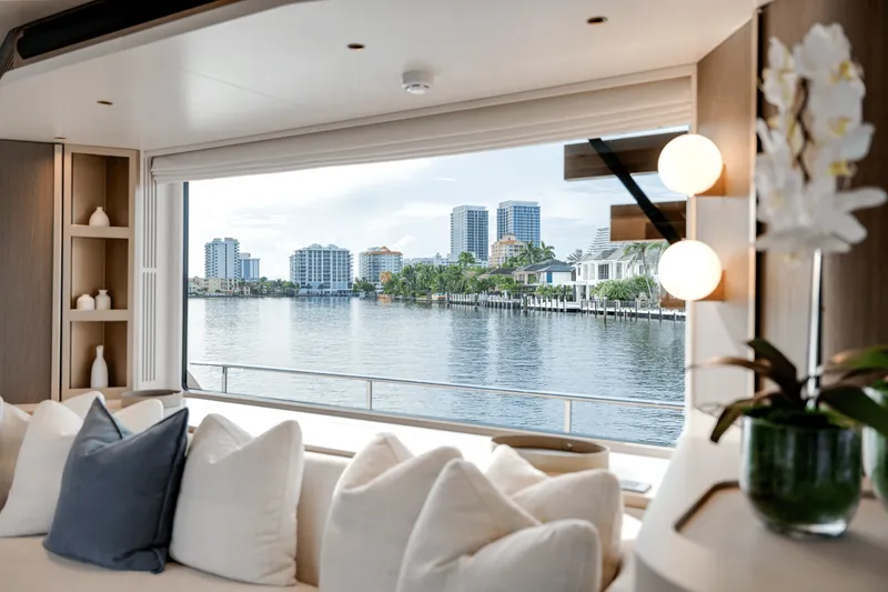 Slide: The Image of Azimut Magellano 25M 2026 - 29