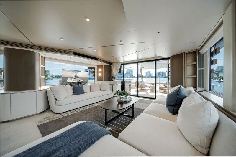 Slide: The Image of Azimut Magellano 25M 2026 - 31