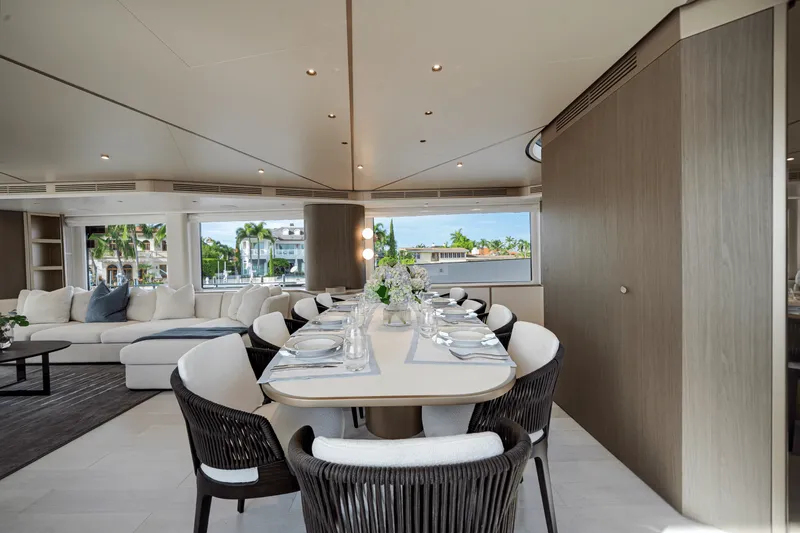 Slide: The Image of Azimut Magellano 25M 2026 - 33