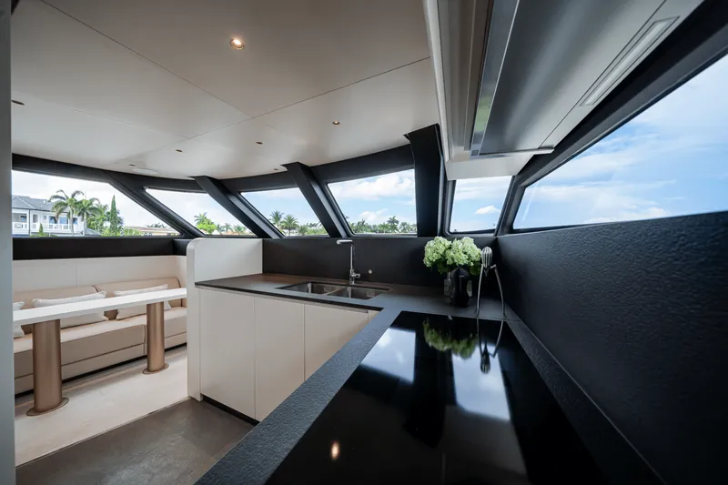 Slide: The Image of Azimut Magellano 25M 2026 - 46