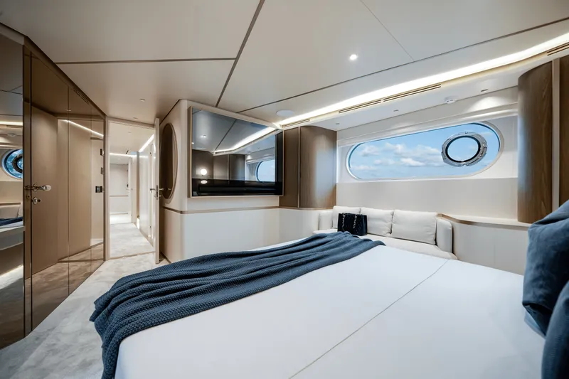 Slide: The Image of Azimut Magellano 25M 2026 - 54