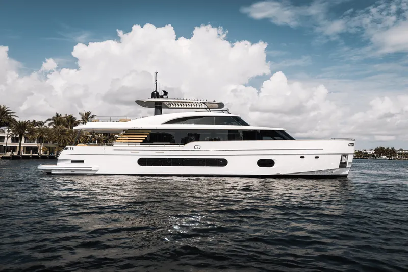 Slide: The Image of Azimut Magellano 25M 2026 - 6