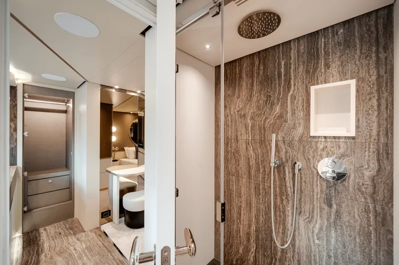 Slide: The Image of Azimut Magellano 25M 2026 - 62