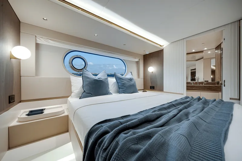 Slide: The Image of Azimut Magellano 25M 2026 - 69