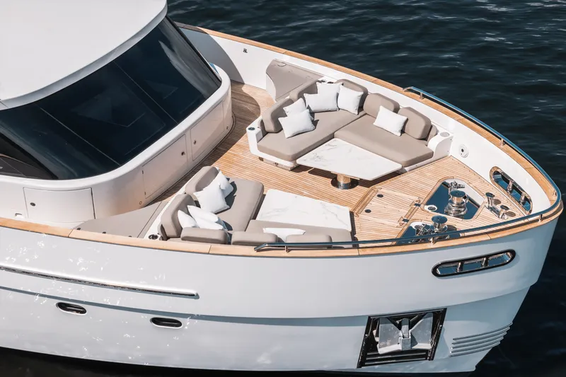Slide: The Image of Azimut Magellano 25M 2026 - 7