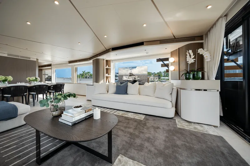 Slide: The Image of Azimut Magellano 25M 2026 - 27