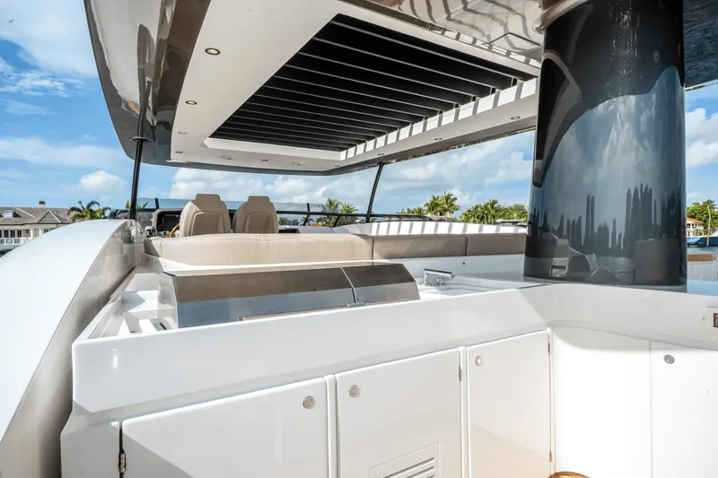 Slide: The Image of Azimut Magellano 25M 2026 - 91