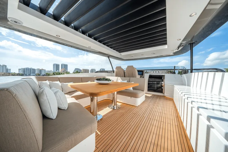 Slide: The Image of Azimut Magellano 25M 2026 - 93