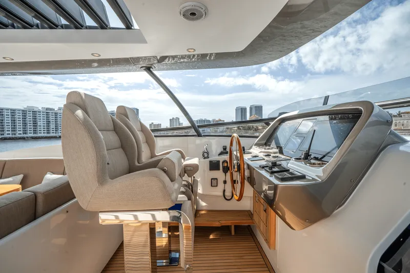 Slide: The Image of Azimut Magellano 25M 2026 - 97