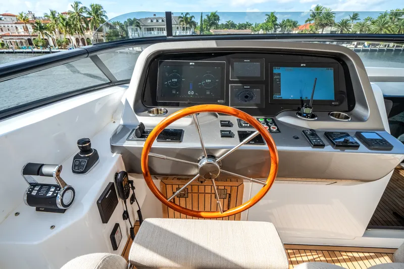 Slide: The Image of Azimut Magellano 25M 2026 - 98