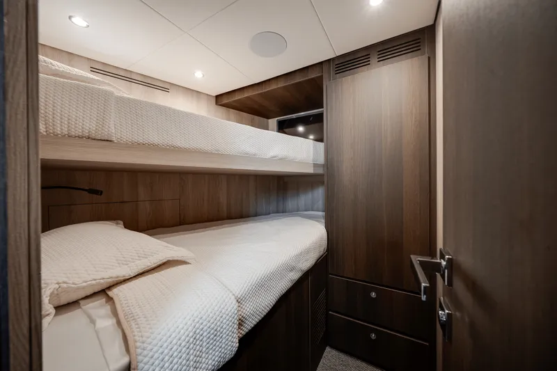 Slide: The Image of Azimut Magellano 25M 2026 - 113