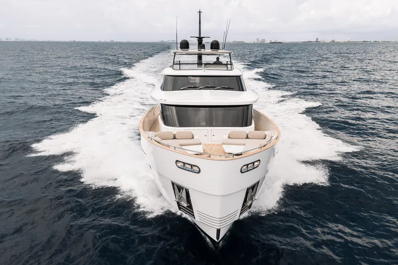 Slide: The Image of Azimut Magellano 25M 2026 - 1