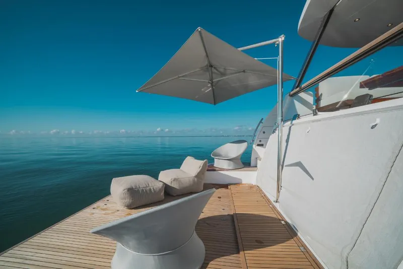 Slide: The Image of Azimut Magellano 25M 2026 - 130
