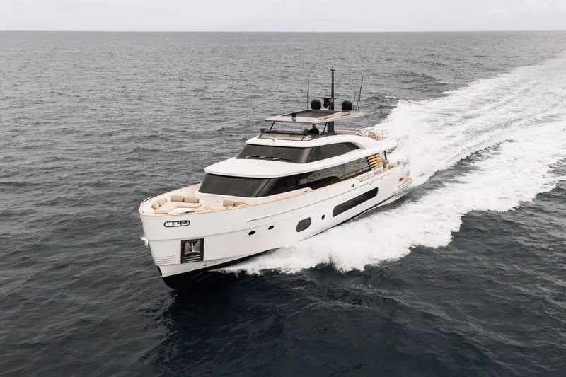 Slide: The Image of Azimut Magellano 25M 2026 - 145