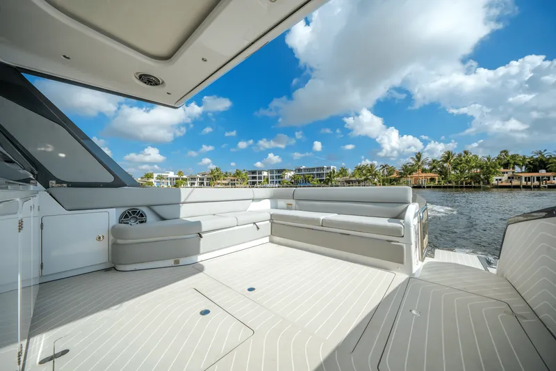 Slide: The Image of Azimut 48 Verve 2026 - 14