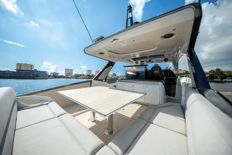 Slide: The Image of Azimut 48 Verve 2026 - 17