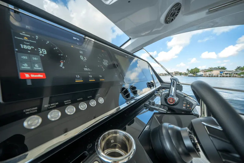 Slide: The Image of Azimut 48 Verve 2026 - 34