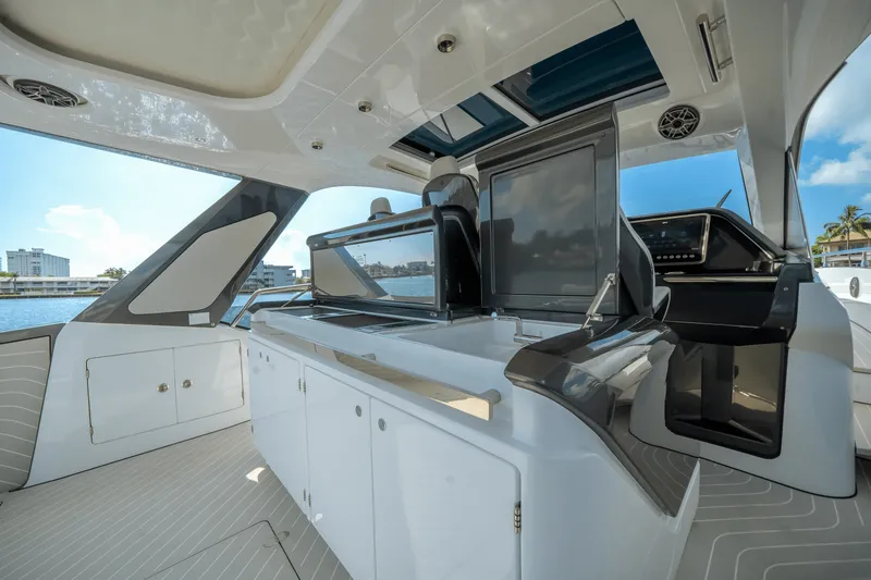 Slide: The Image of Azimut 48 Verve 2026 - 21