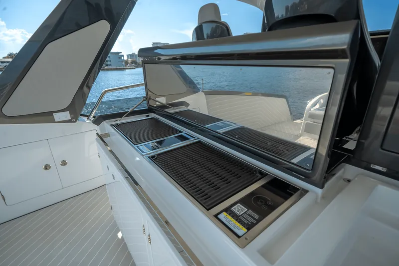 Slide: The Image of Azimut 48 Verve 2026 - 22