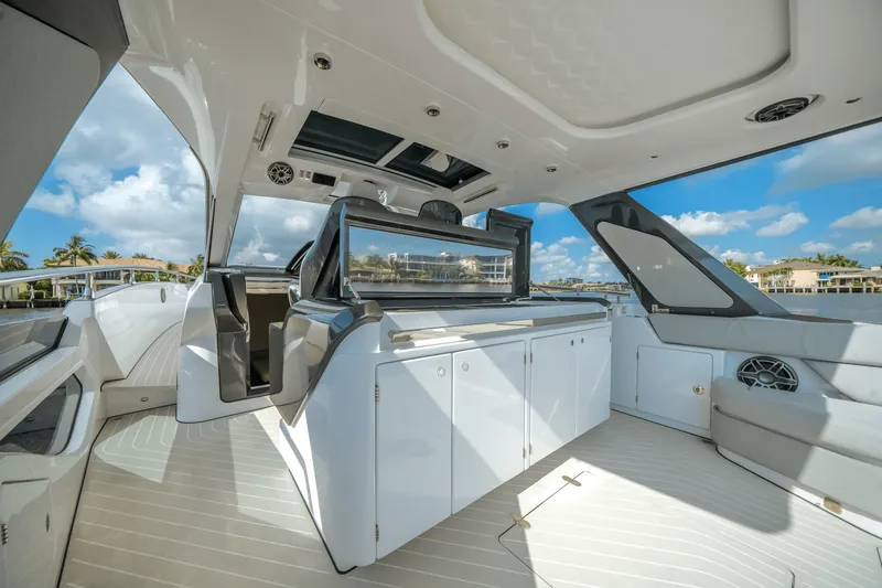 Slide: The Image of Azimut 48 Verve 2026 - 23