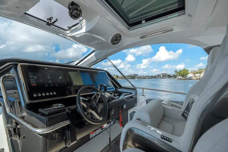 Slide: The Image of Azimut 48 Verve 2026 - 25