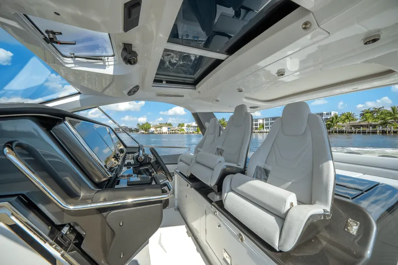 Slide: The Image of Azimut 48 Verve 2026 - 26