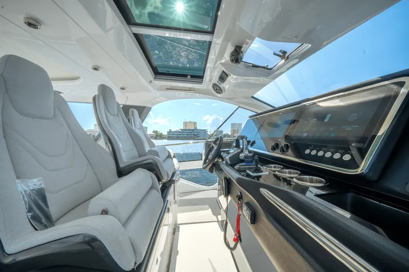 Slide: The Image of Azimut 48 Verve 2026 - 28