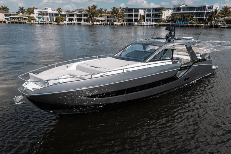 Slide: The Image of Azimut 48 Verve 2026 - 3