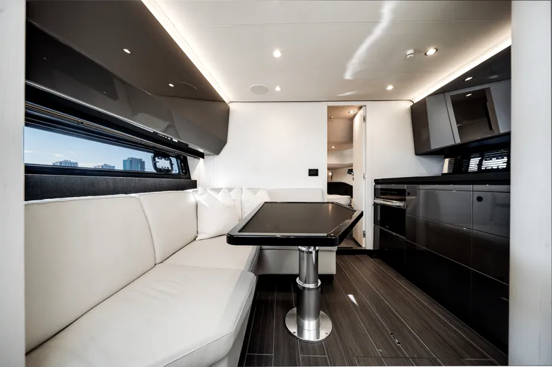 Slide: The Image of Azimut 48 Verve 2026 - 40