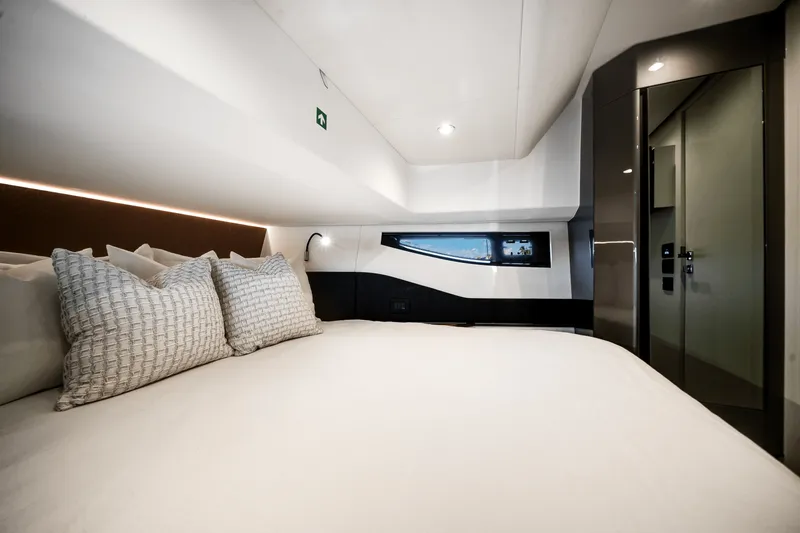 Slide: The Image of Azimut 48 Verve 2026 - 49