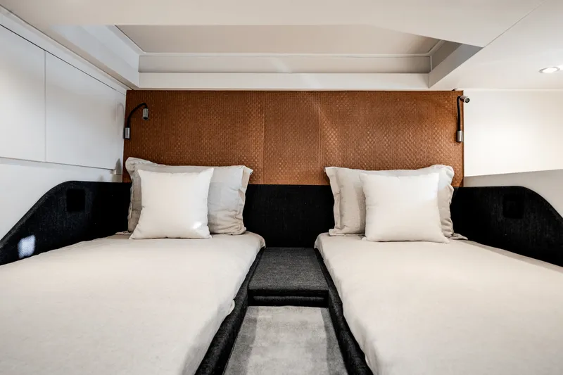 Slide: The Image of Azimut 48 Verve 2026 - 54