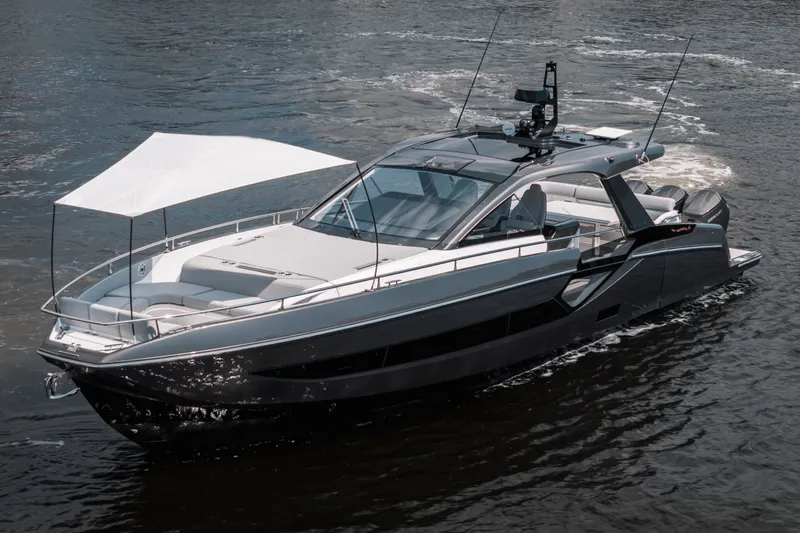 Slide: The Image of Azimut 48 Verve 2026 - 6