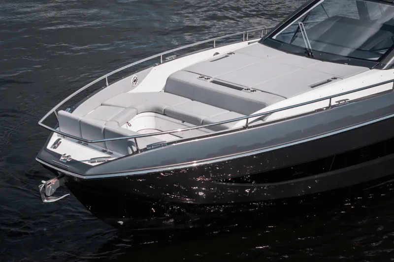 Slide: The Image of Azimut 48 Verve 2026 - 7