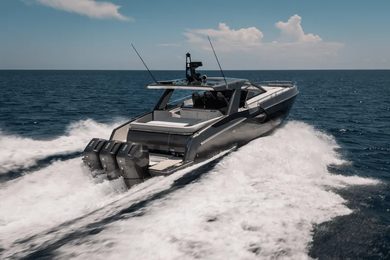 Slide: The Image of Azimut 48 Verve 2026 - 8