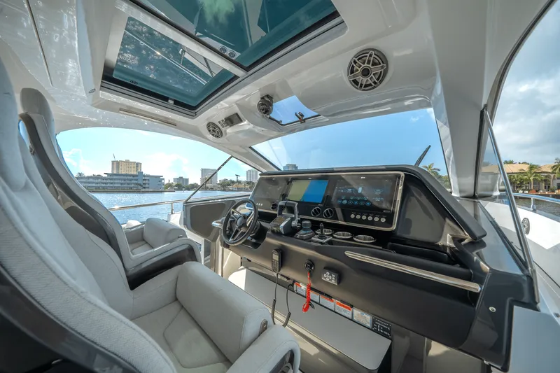 Slide: The Image of Azimut 48 Verve 2026 - 27