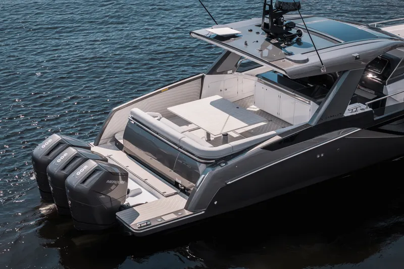Slide: The Image of Azimut 48 Verve 2026 - 5