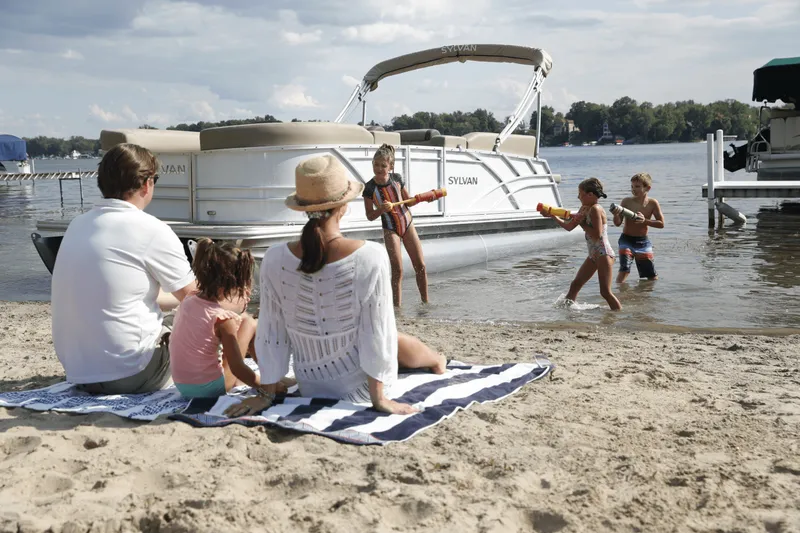 Slide: The Image of Sylvan MIRAGE 8520 2025 - 0