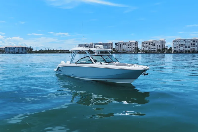 The Image of Boston Whaler 320 VANTAGE 2020 - 0