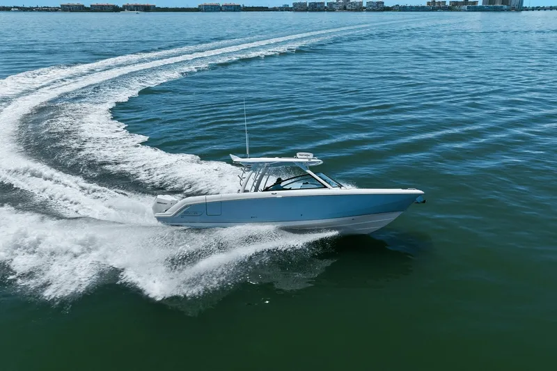 Slide: The Image of Boston Whaler 320 VANTAGE 2020 - 14