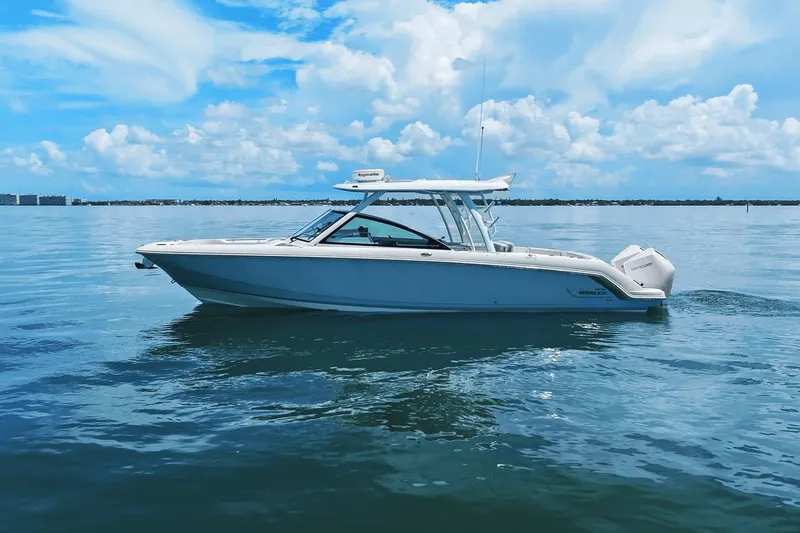 Slide: The Image of Boston Whaler 320 VANTAGE 2020 - 4